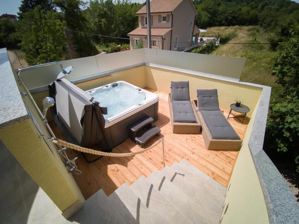 Holiday Home Tos Risika Exterior foto